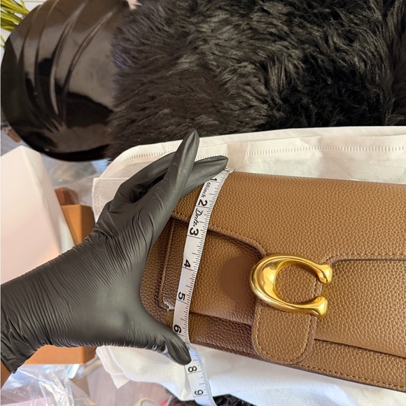 Coach Brown Leather Shoulder Bag with Gold Accents - Picture 4 of 14